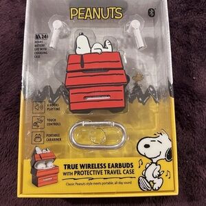 PEANUTS SNOOPY Bluetooth  True Wireless Earbuds W/ Protective Travel Case